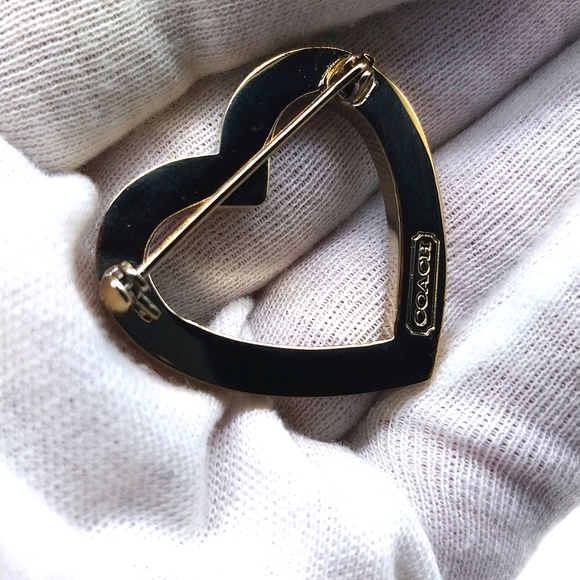 COACH Vintage Green Enamel Heart Pin Brooch in Gold Tone-Purse Backpack Charm - Picture 3 of 5